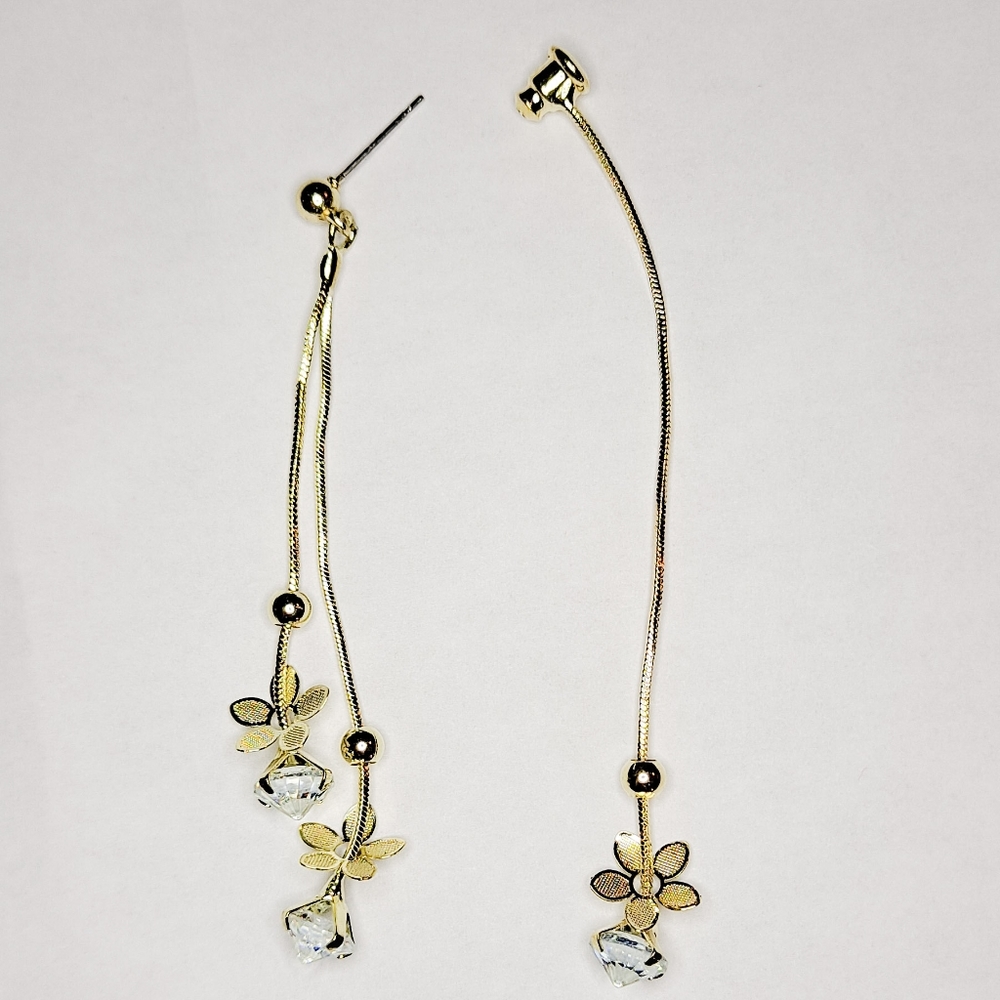 🎀18k Lovely Floral Tassel Earrings - Picture 3 of 5